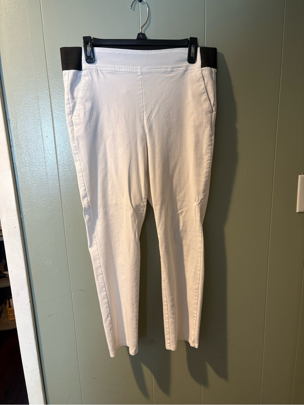 Simply Vera Vera Wang White Pants with Black Waistband